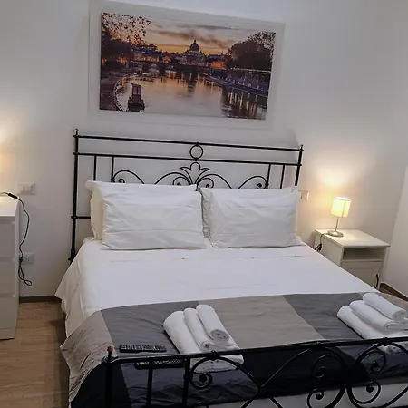 Konukevi White King Roma